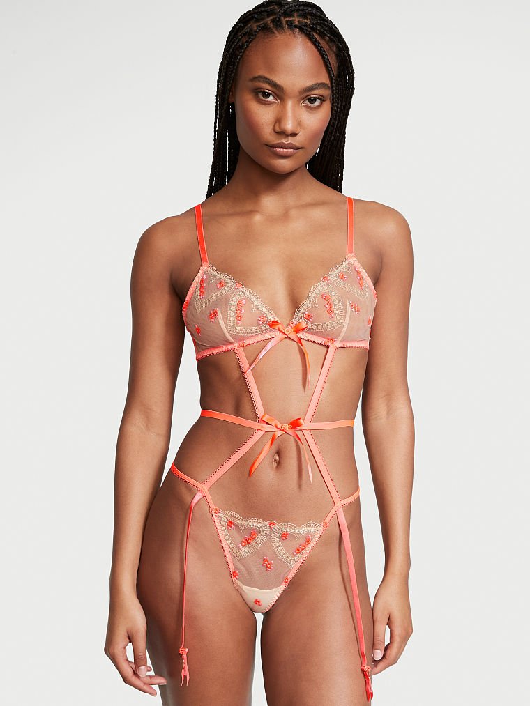 7 Scorchingly Sexy Lingerie Sets To Fire Up Your Romantic Plans Elle India