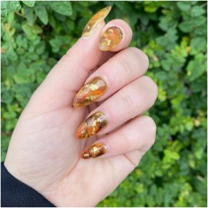 amber nails beauty