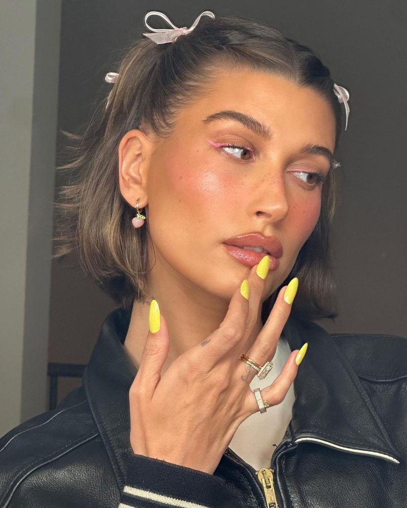 9 Subtle Ways to Flaunt Neon Nails This Summer - Elle India