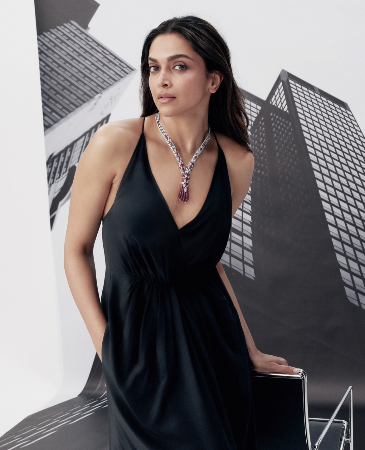 Deepika Padukone Stars In Cartier's Le Voyage Recommencé Collection - Elle  India